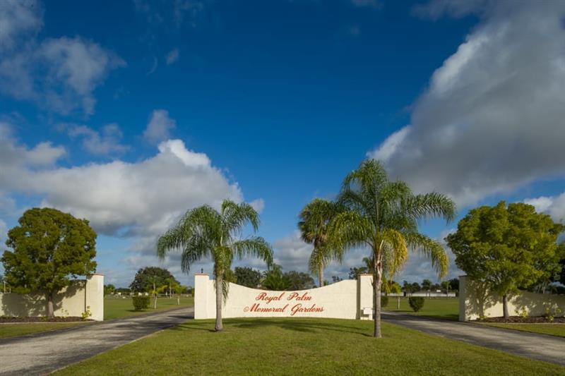 Royal Palm Memorial Gardens Cemetery Com