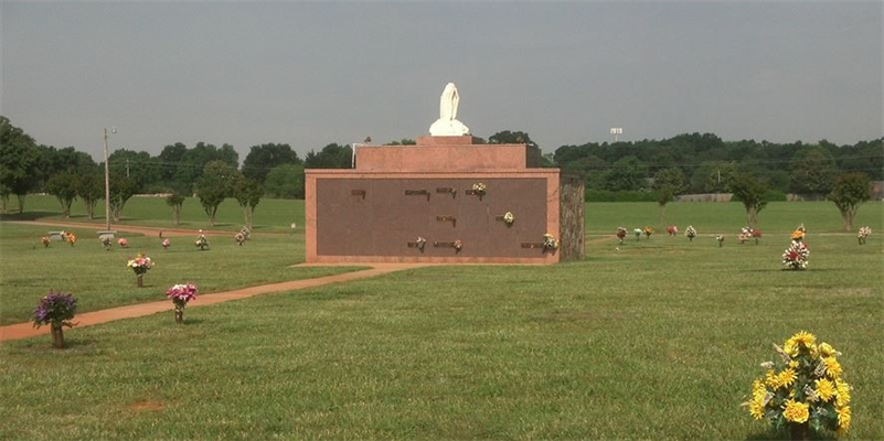 Graceland East Memorial Park